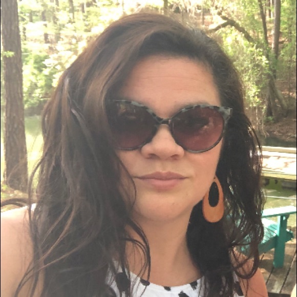 Meet your Posher, Hilari - Picture 1 of 1